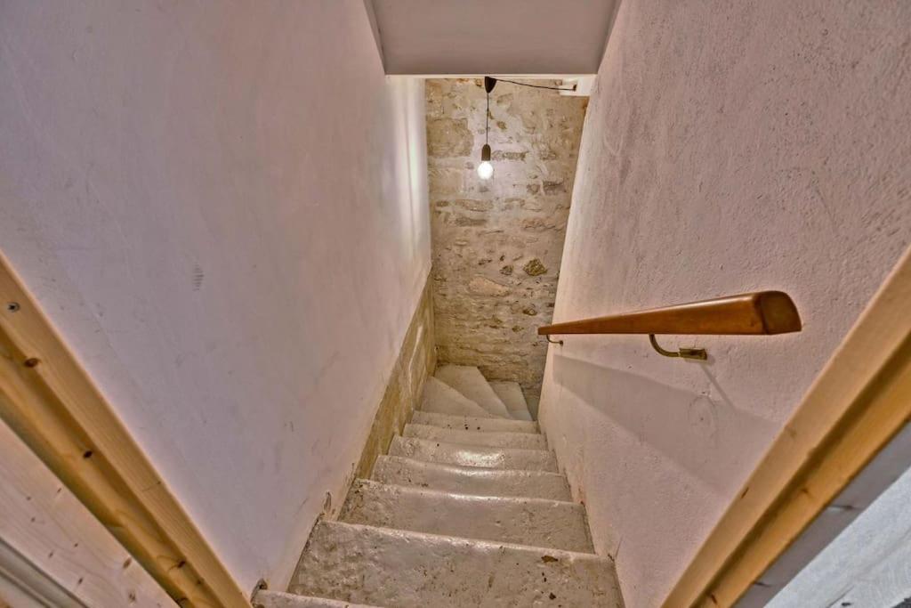 La Bulle - Parking Gratuit En Souterrain - 2 Mins Du Palais Des Papes - Clim Ac - Wifi Apartment Авиньон Екстериор снимка